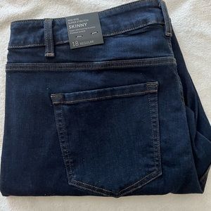 Brand NWT Lane Bryant Mid-Rise Super Stretch Skinny Jeans Size 18